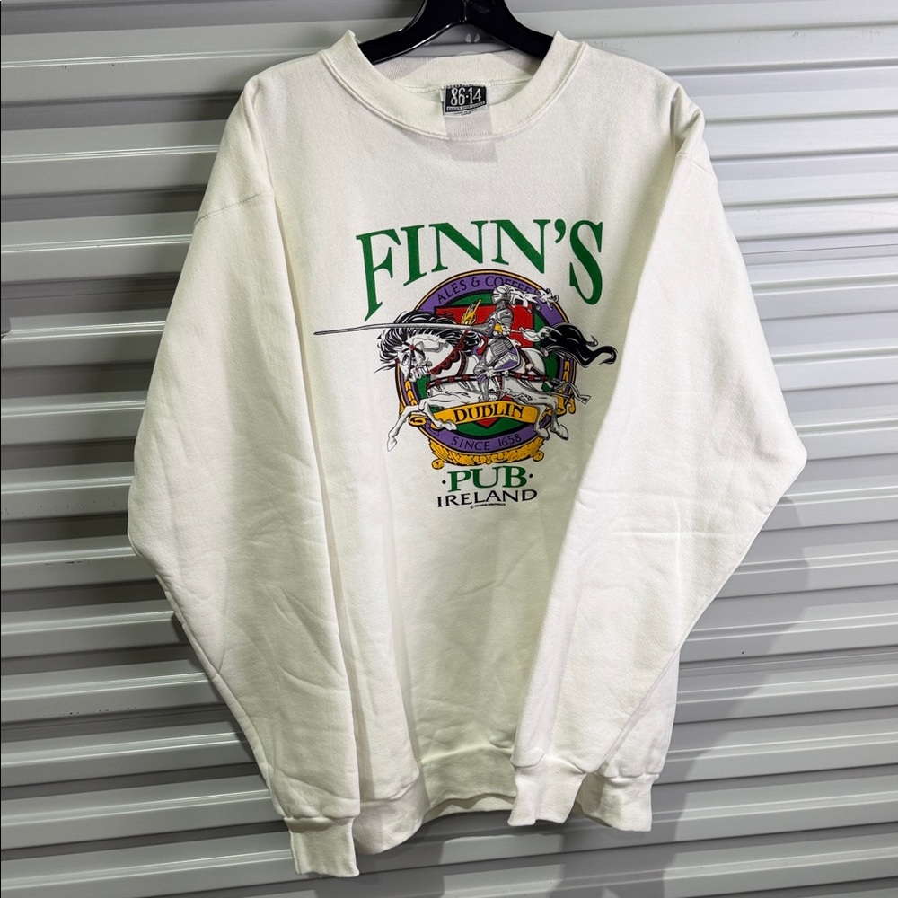 Vintage Finn's Pub Ireland White Crewneck Sweater L